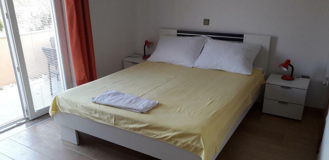 Apartments And Rooms Nediljko Bibinje Zewnętrze zdjęcie